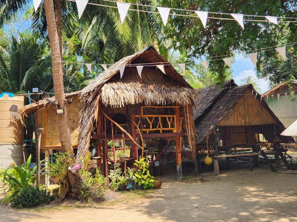 Malee Homestay Ko Por Esterno foto