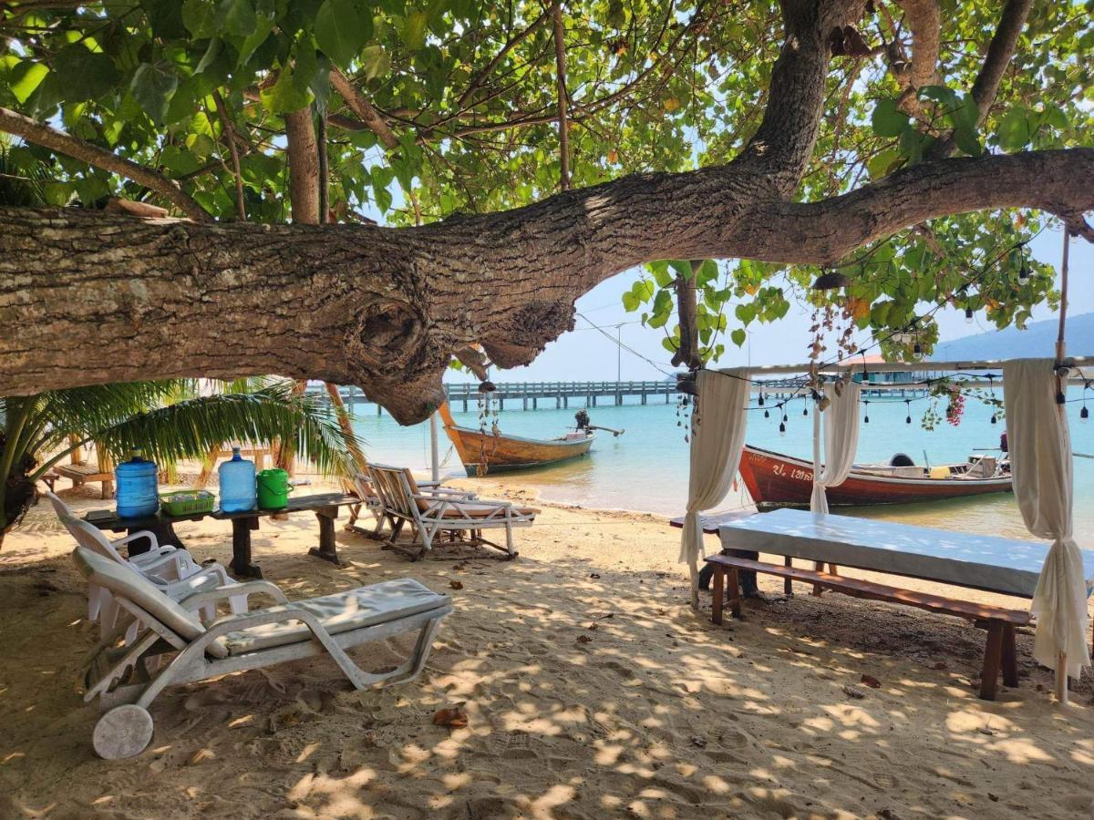 Malee Homestay Ko Por Esterno foto